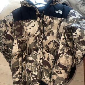 North face coat (unisex)